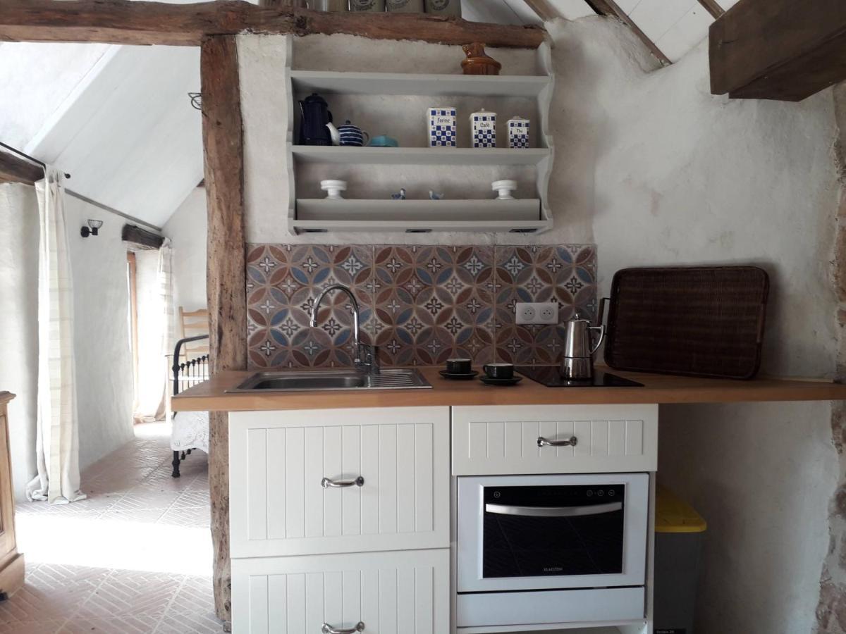 Countryside Tiny House Near Chateau De Hautefort Boisseuilh