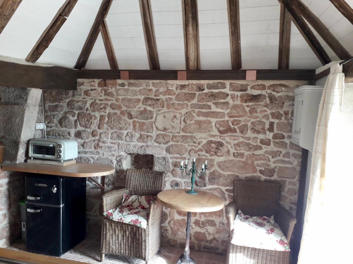 Countryside Tiny House Near Chateau De Hautefort *