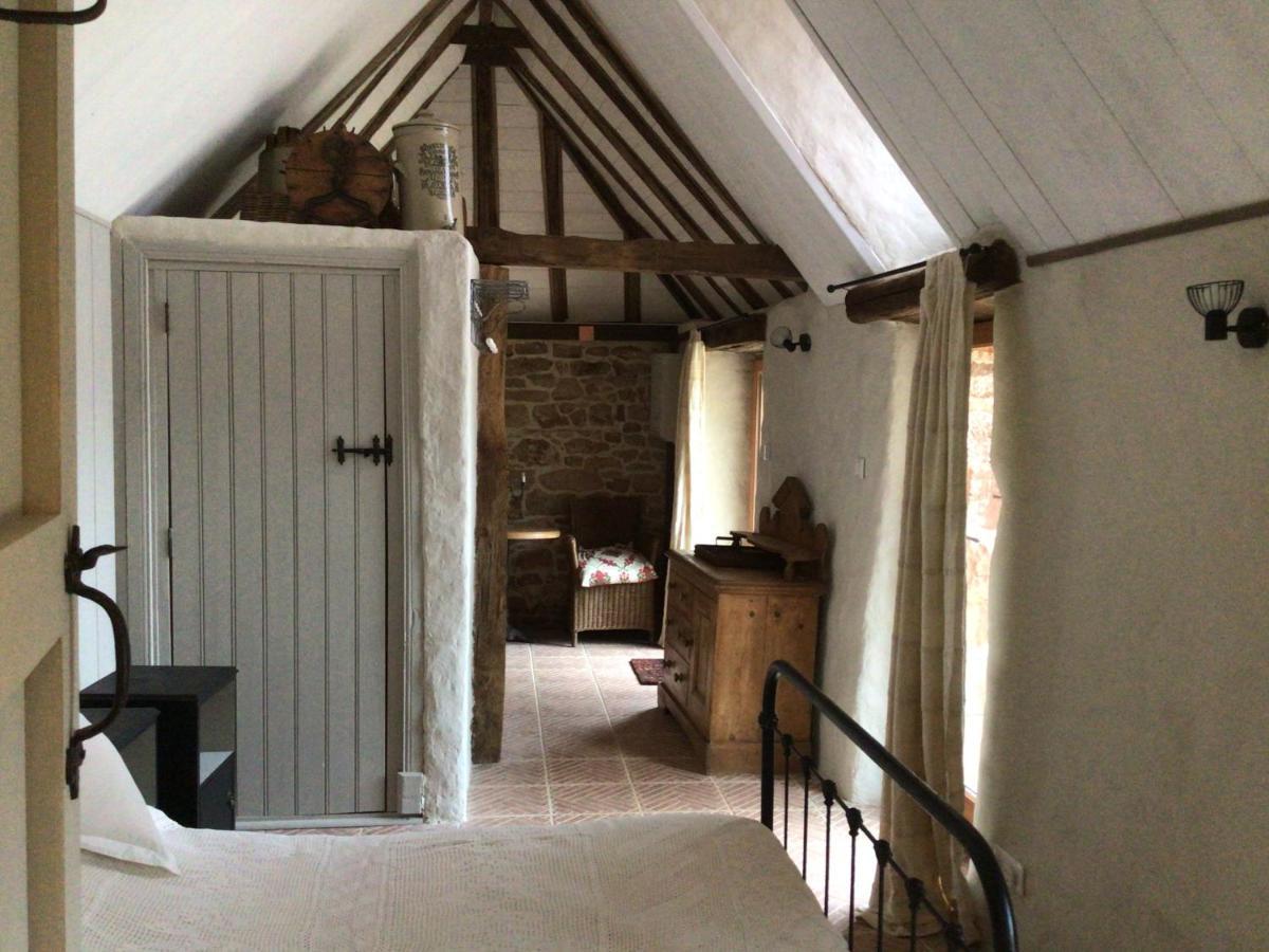 Countryside Tiny House Near Chateau De Hautefort Boisseuilh