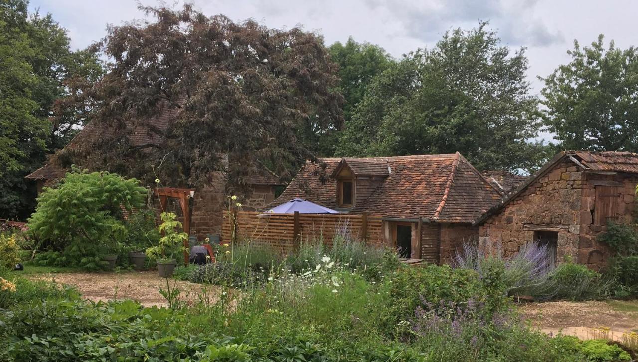 Countryside Tiny House Near Chateau De Hautefort Boisseuilh
